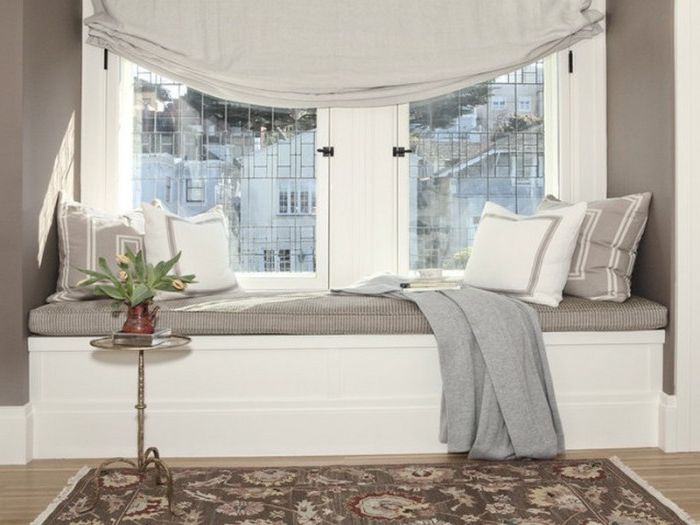 11 уютни дивани върху перваза на прозореца, който ще ви помогне да се спести място в дома