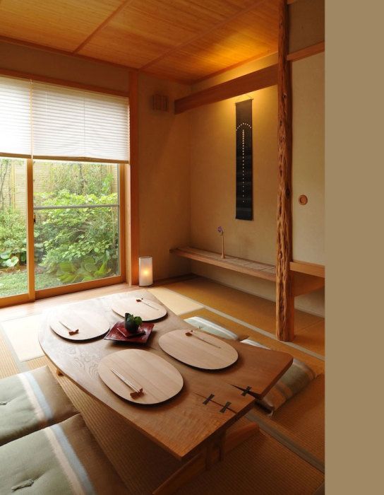 12 елегантни и функционални маси за хранене в японски стил