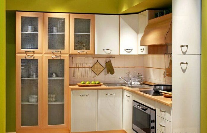 Оригинальная компактная кухня, что задаст положительное настроение и оптимизирует пространство. Оригинальная компактная кухня, что задаст положительное настроение и оптимизирует пространство.