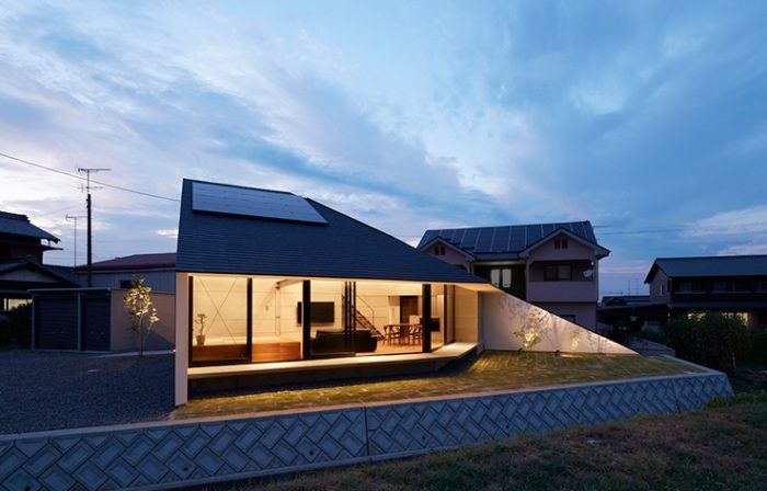 The ветрилообразни: необичайна къща с покрив навес